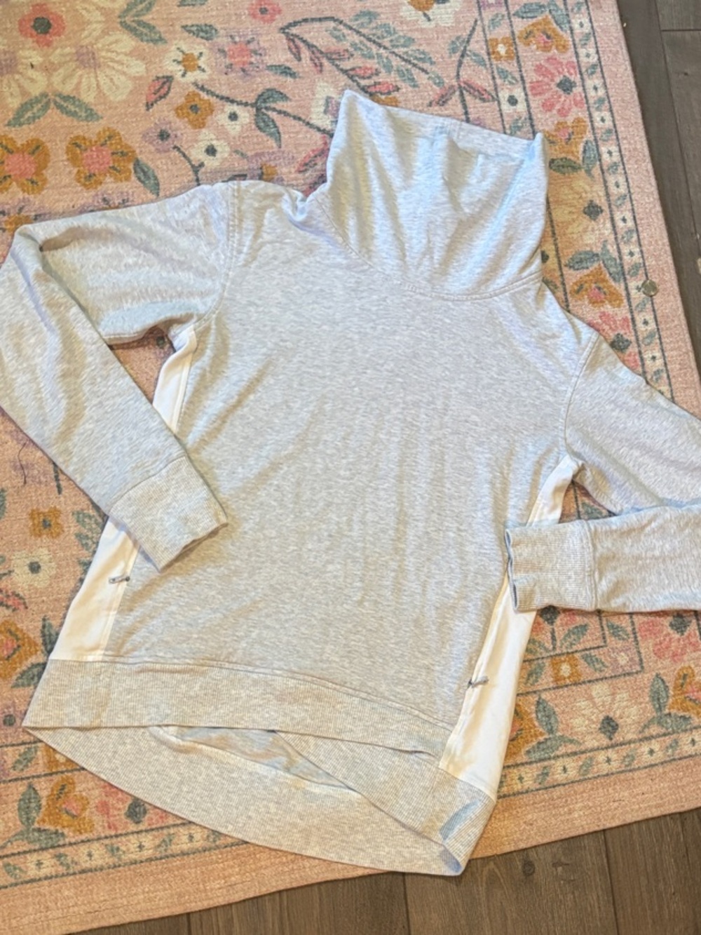 lululemon athletica Light Gray turtleneck Pullover